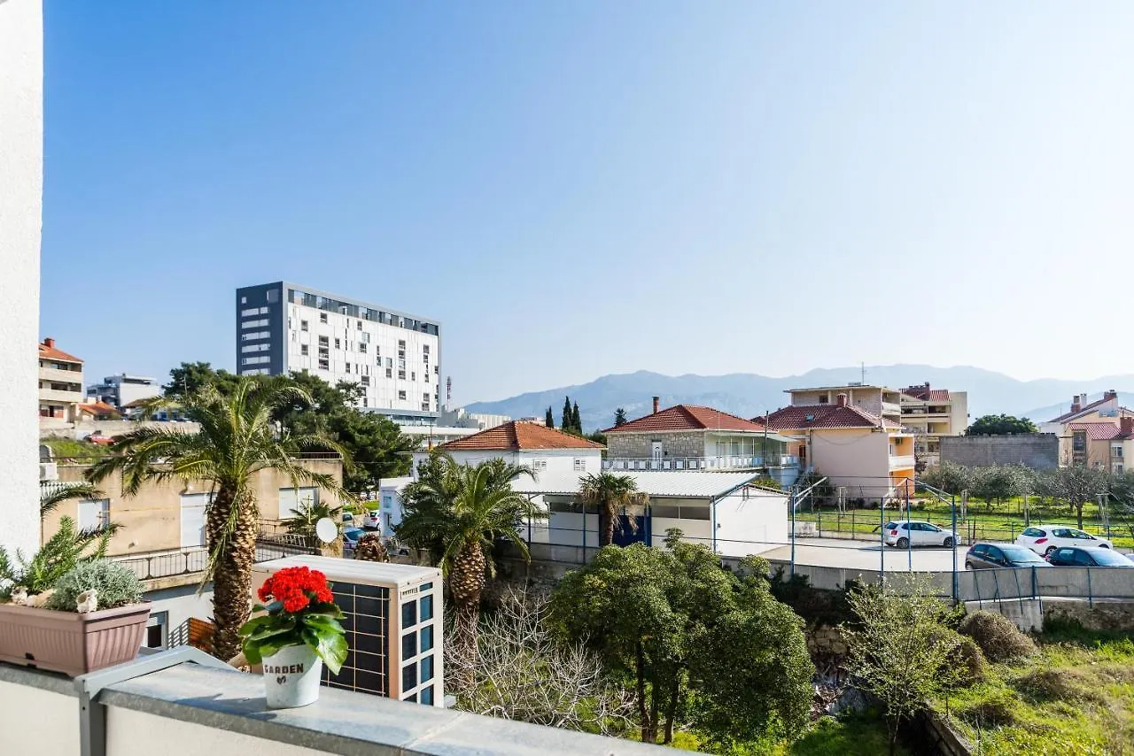 Studio Apartment Romana Split 0*,