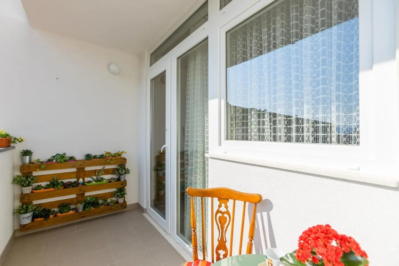 Studio Apartment Romana Split