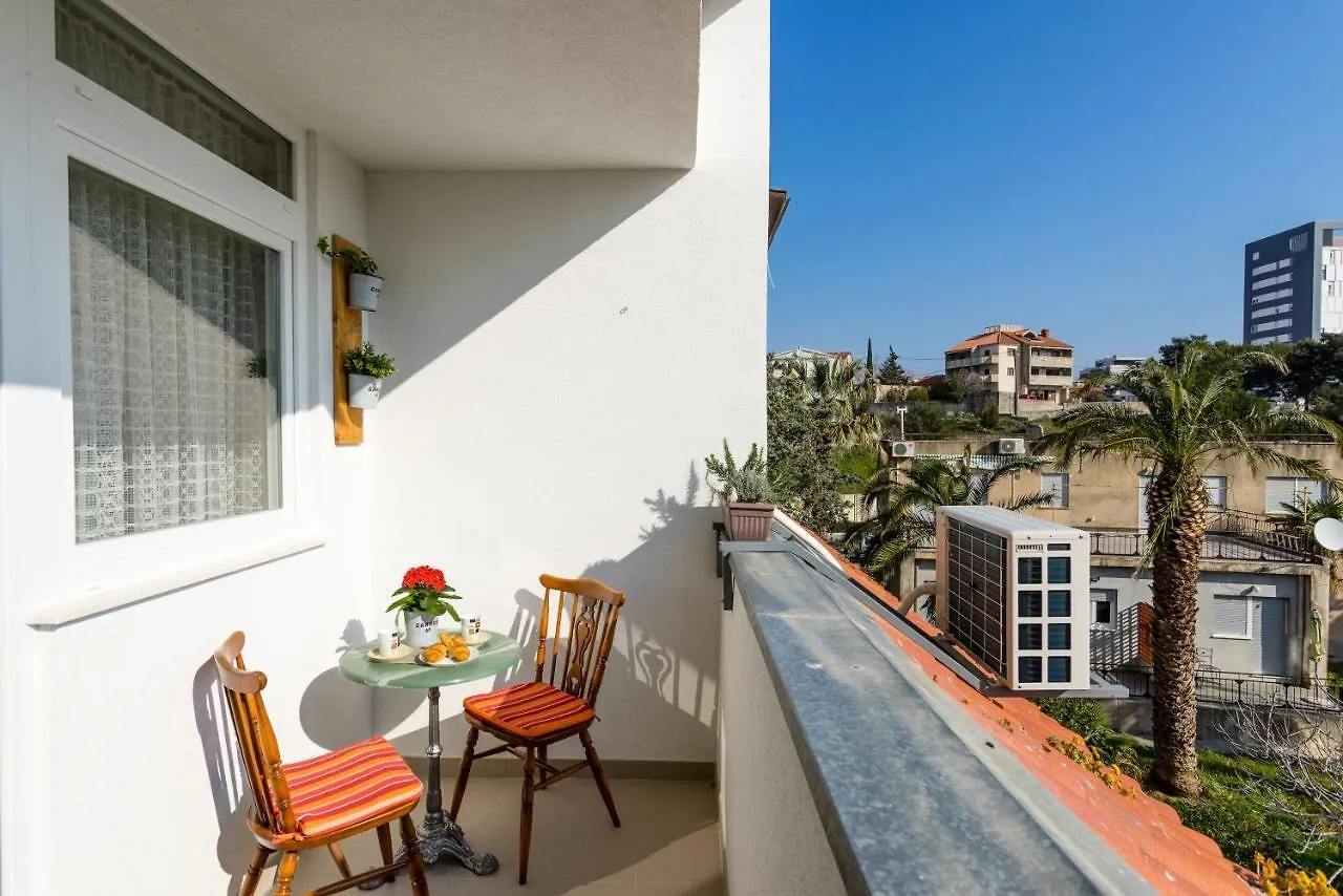 Studio Apartment Romana Split