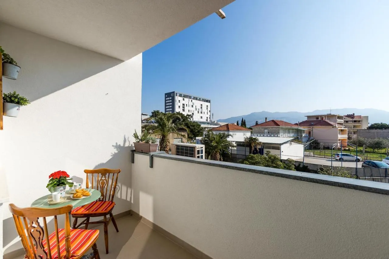 Studio Apartment Romana Split
