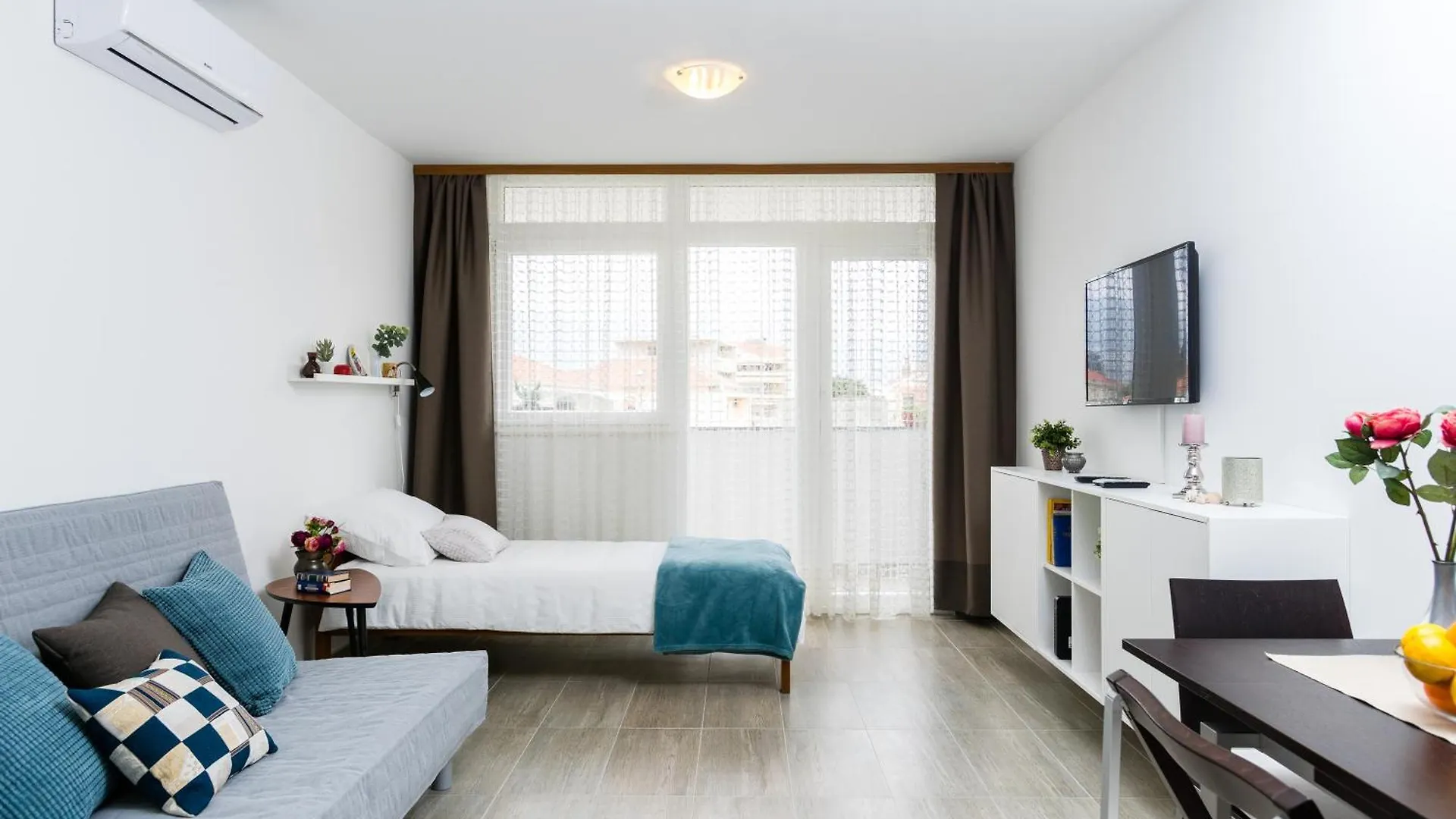 Studio Apartment Romana Split